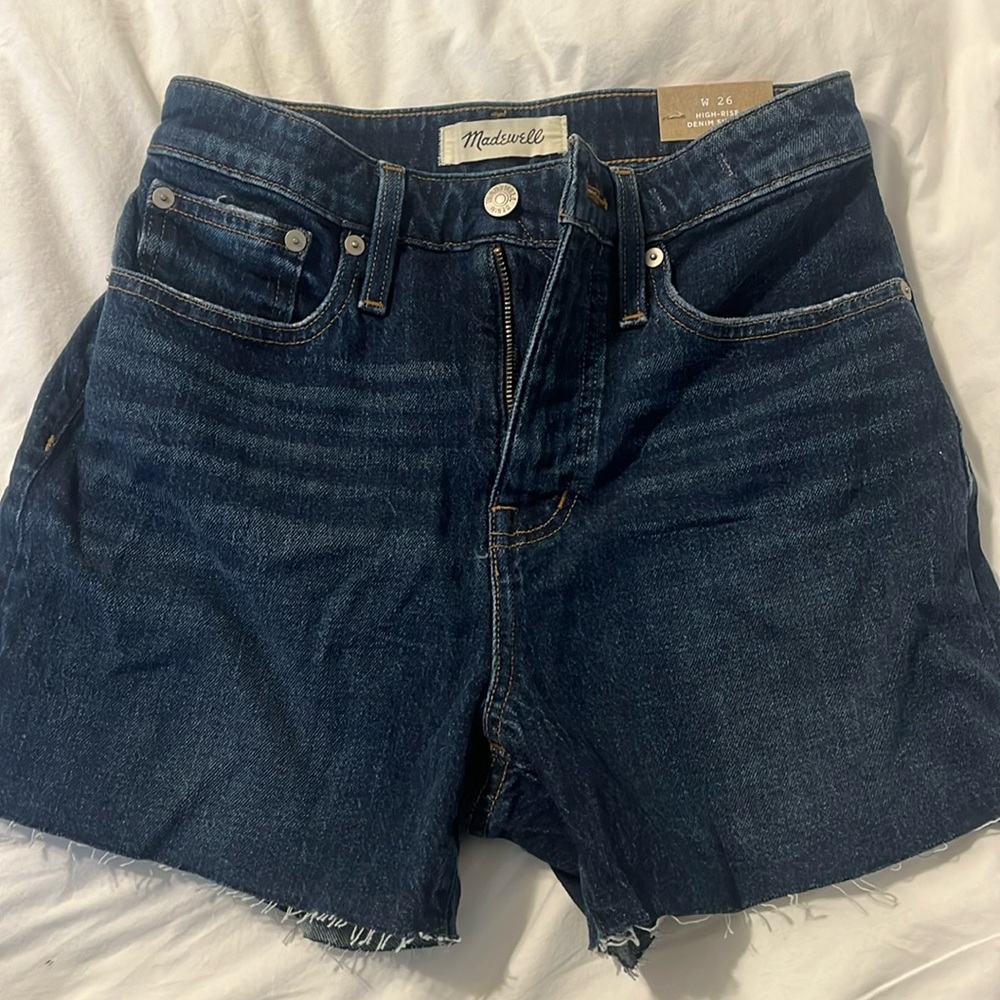 Madewell high-rise denim shorts size 26 curvy. New with tags